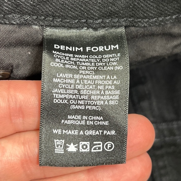 Aritzia NWOT Denim Forum The Ex Boyfriend Short - Picture 6 of 9